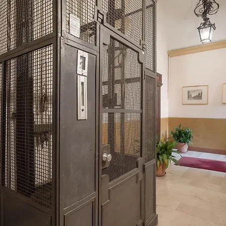 Lussuoso Nel Cuore Del Centro Storico Μπολόνια